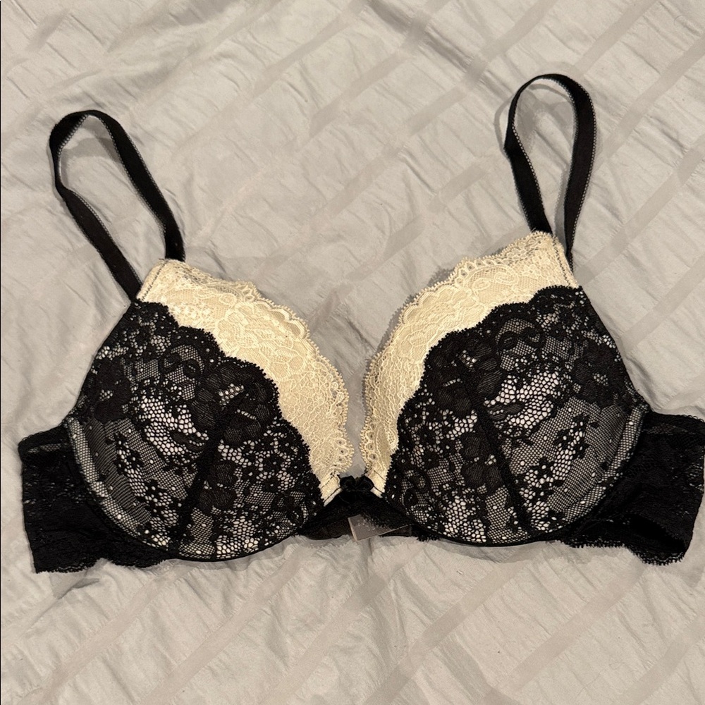 Victoria’s Secret Very Sexy Padded Elegant Lace Black and Cream Bra